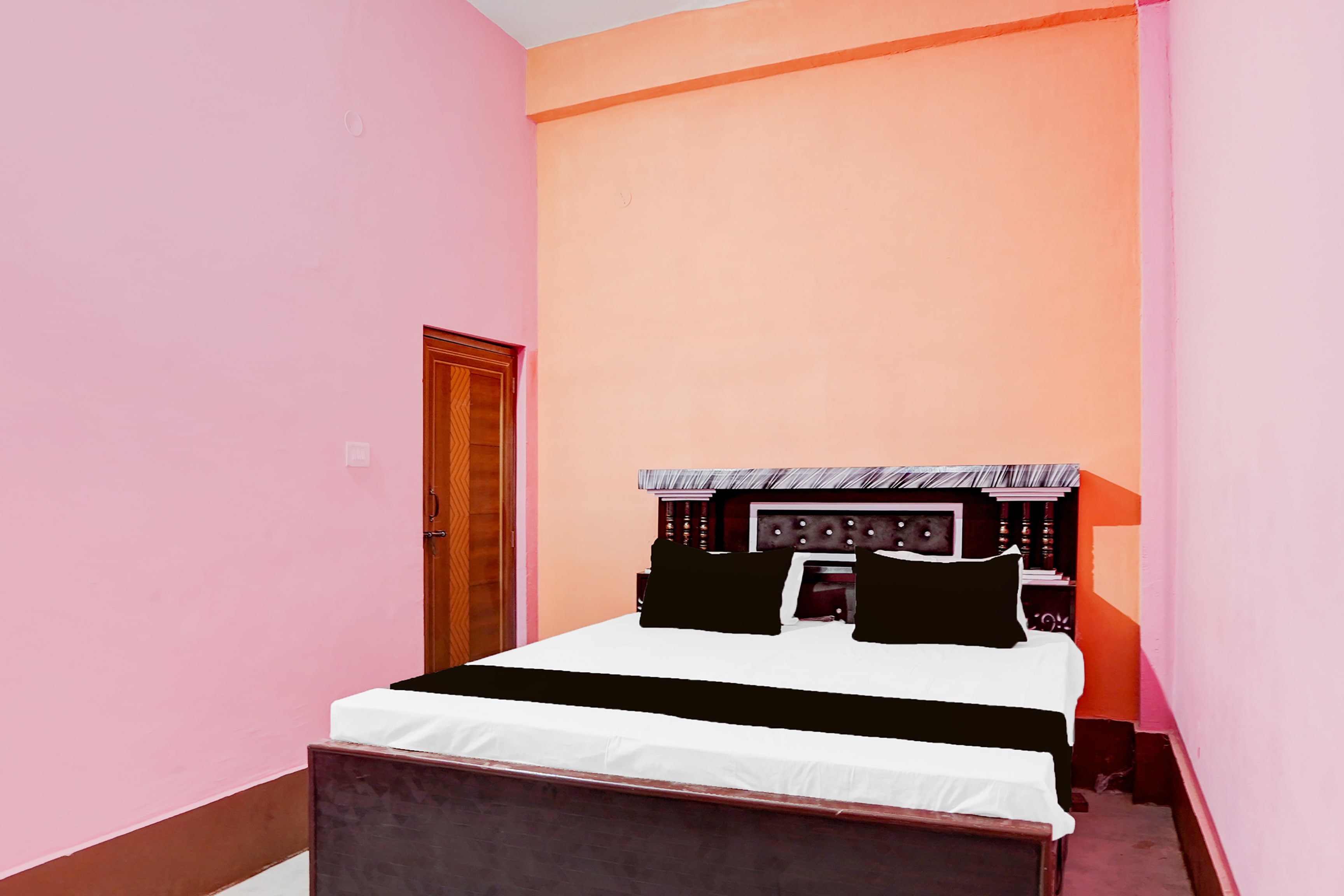 SPOT ON Celebration Hotel, SPOT ON Kanpur, Book @ ₹736 - OYO