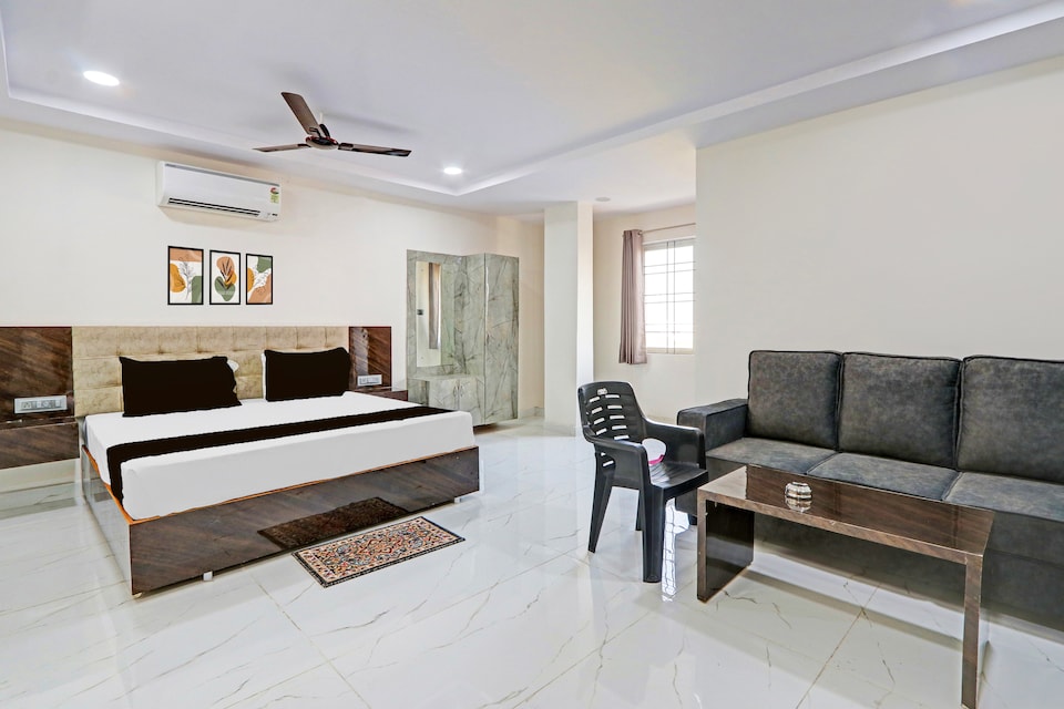 HOTEL O LOTUS GRAND, Nizamabad city, Nizamabad