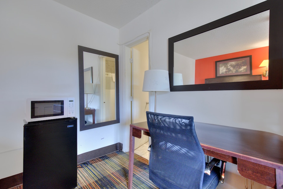 OYO Palm Leaf Motel, Ashland, Ashland, VA