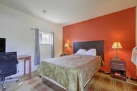 OYO Palm Leaf Motel