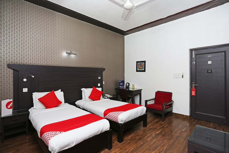 OYO 2227 Hotel Chalet, Saket Delhi, Delhi