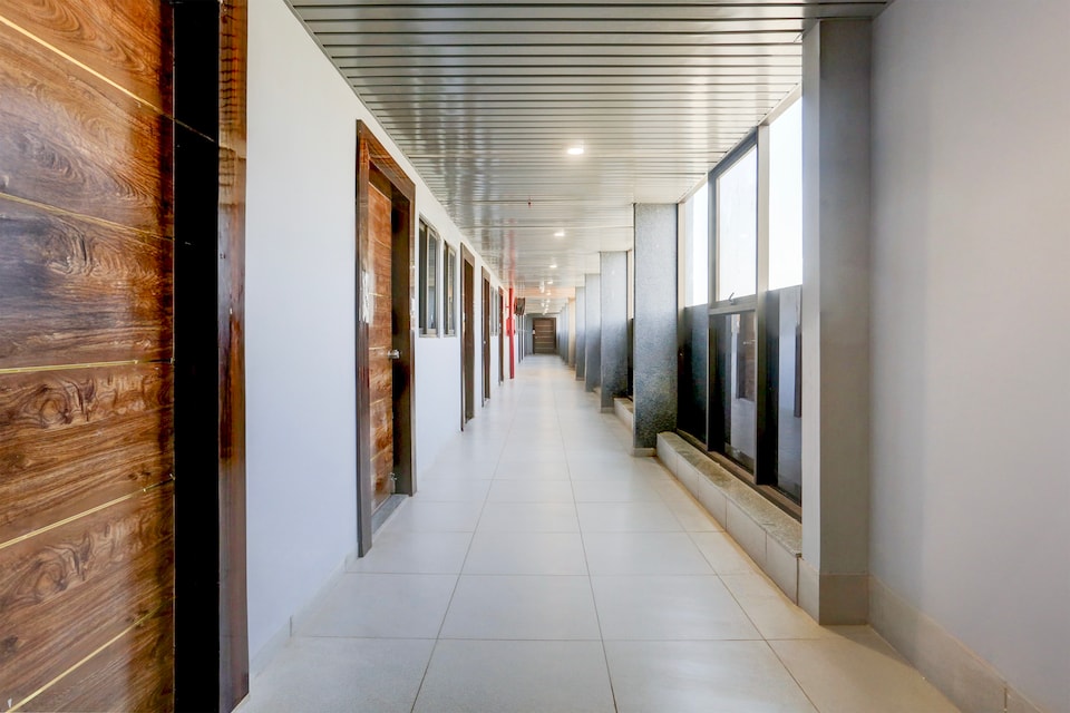 Hotel O Relax Inn, Alkapuri Vadodara, Vadodara