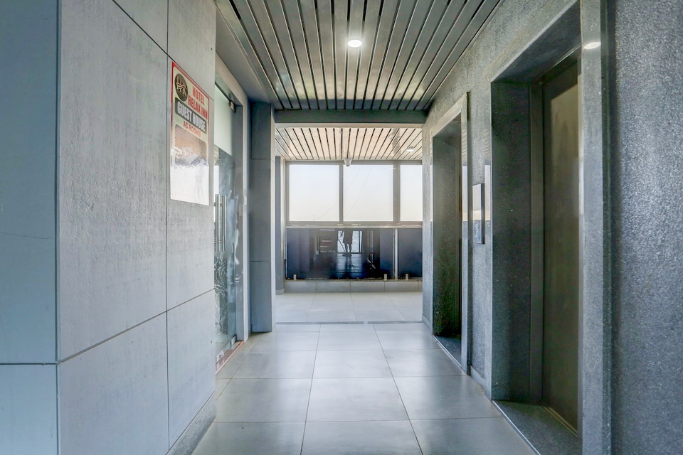 Hotel O Relax Inn, Alkapuri Vadodara, Vadodara