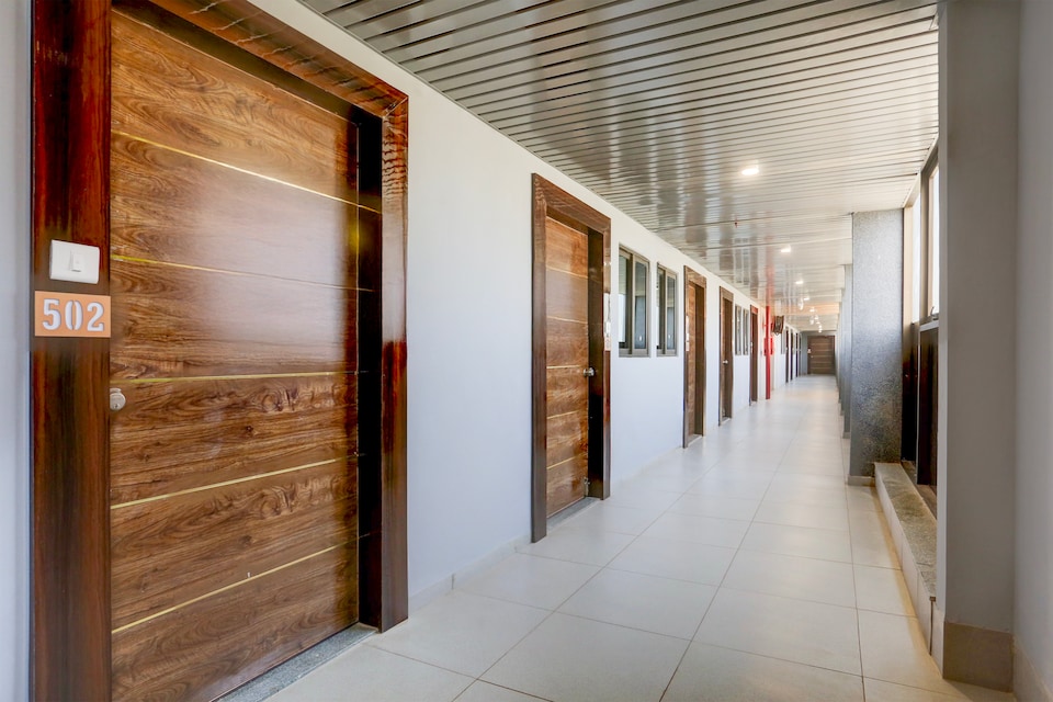 Hotel O Relax Inn, Alkapuri Vadodara, Vadodara