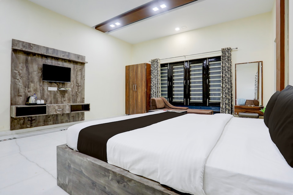 Hotel O Utkarsh Villa, Rambagh Allahabad, Prayagraj