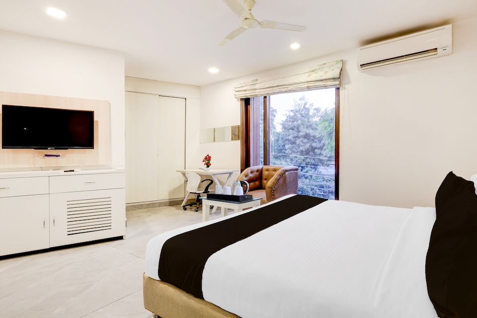 Super Townhouse T Block Sector 24, Cyber City, Gurgaon