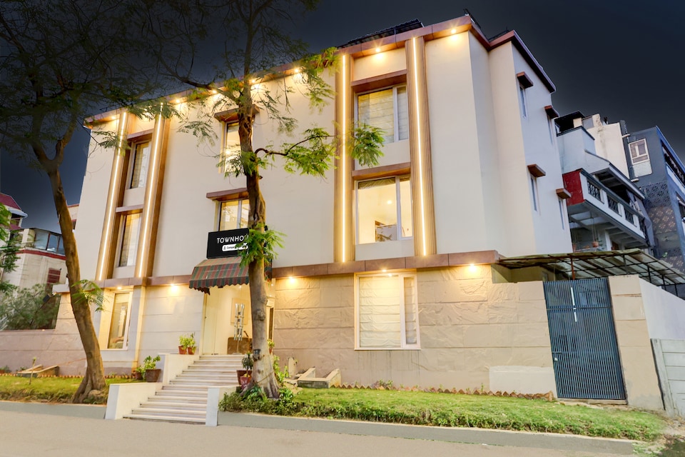 Super Townhouse T Block Sector 24, Cyber City, Gurgaon