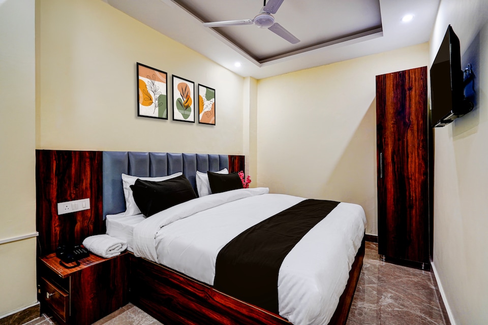 Hotel O Survey Chowk Bus Terminal Dehradun, Rajpur Road Dehradun, Dehradun