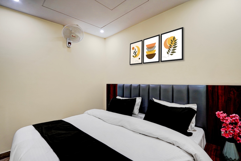 Hotel O Survey Chowk Bus Terminal Dehradun, Rajpur Road Dehradun, Dehradun