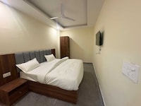 Hotel O Survey Chowk Bus Terminal Dehradun