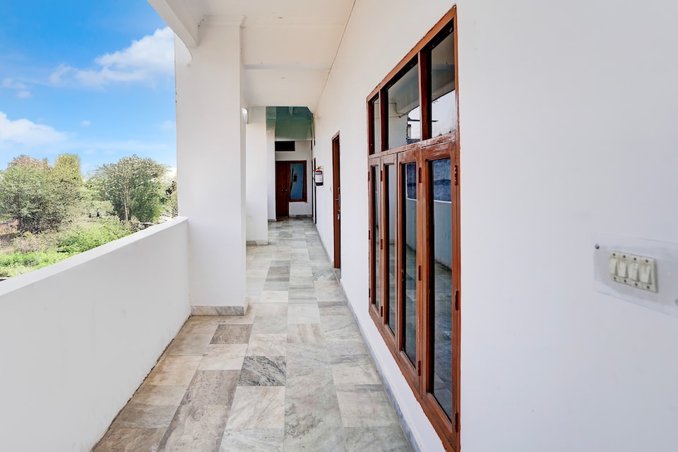 Hotel O AK PALACE INN, Gomti Nagar Lucknow, Lucknow