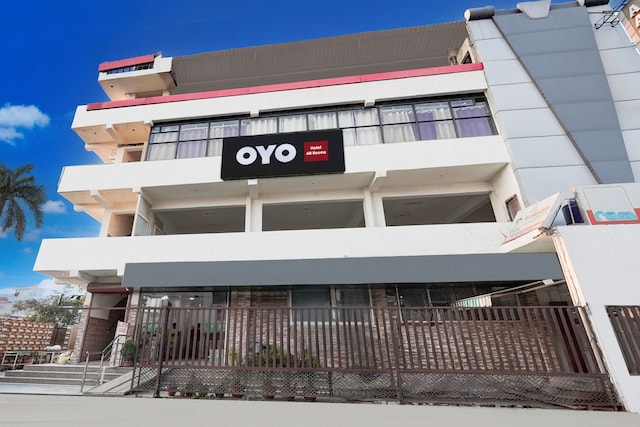 Hotel O AB Rooms