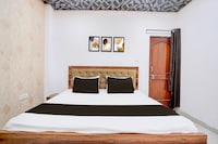 Hotel O Paras Palace