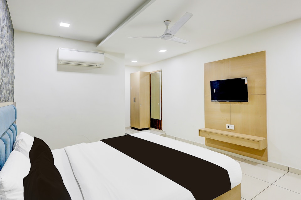 OYO 834021 Hotel Nest Inn, SG Highway Ahmedabad, Ahmedabad