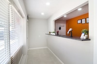 Imperial Inn by OYO Tazwell