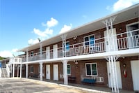 Imperial Inn by OYO Tazwell