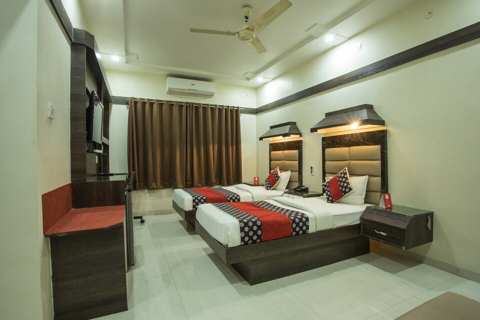 OYO 2230 Hotel Santoor, MG Road Indore, Indore