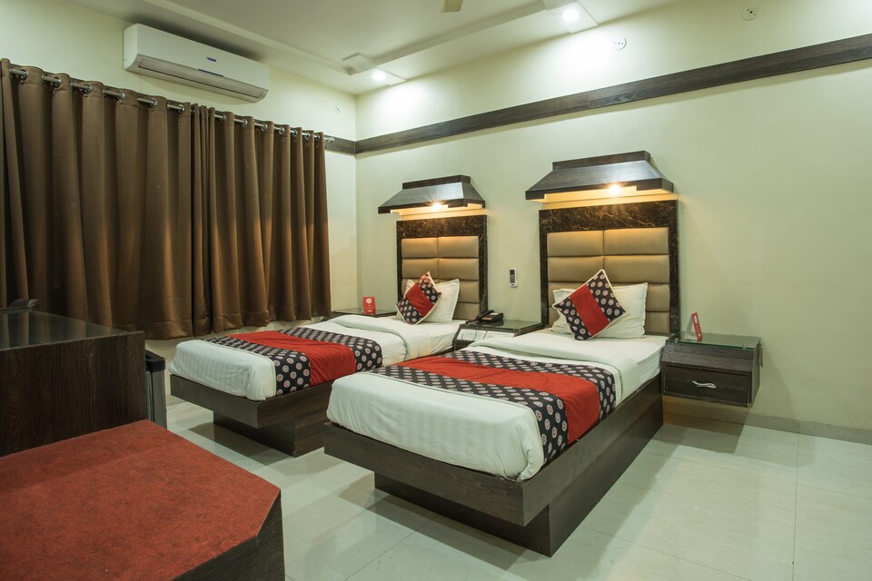 OYO 2230 Hotel Santoor, MG Road Indore, Indore