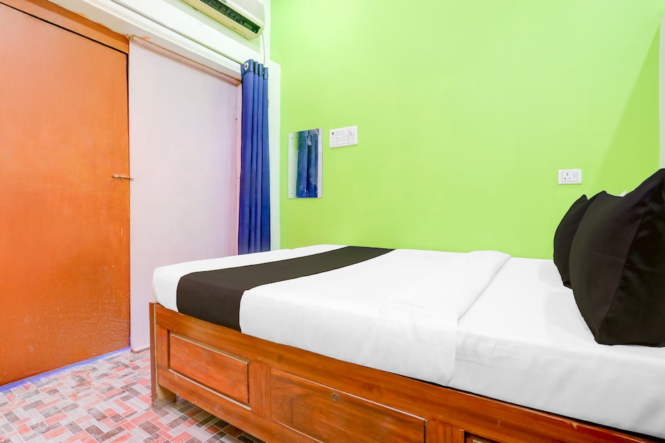 Hotel O yuv, Bailey Road, Patna