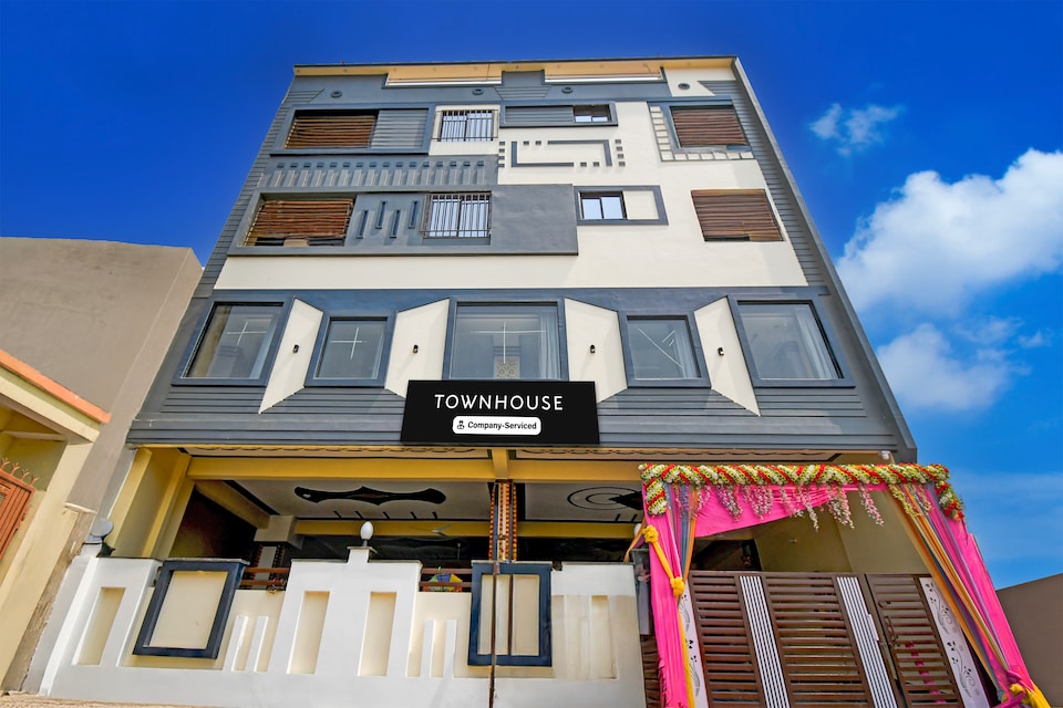 Super Townhouse Taramandal Near Sahara States, Golghar, Gorakhpur