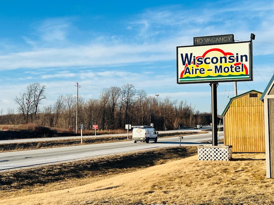 Wisconsin-Aire Motel By OYO Random Lake, Random Lake, WI,  Random Lake, WI