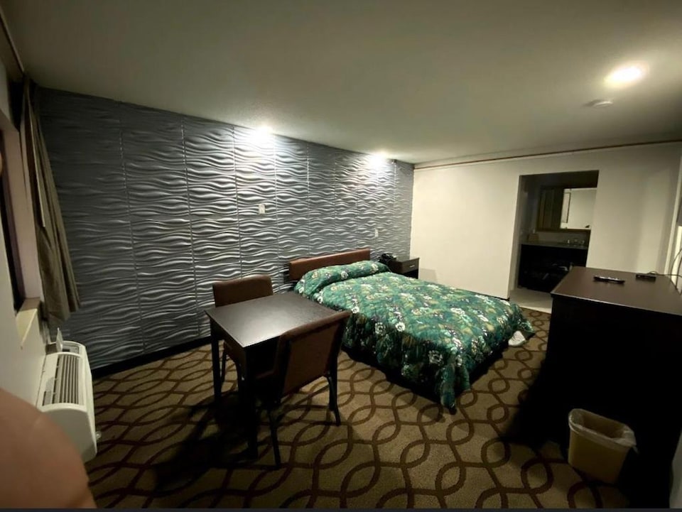 Deluxe Inn by OYO Near Toledo Ohio, Erie, MI, Erie, MI