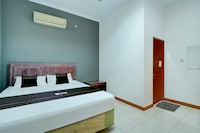 Hotel O Depok near Bhayangkara BRIMOB Hospital Formerly Hotel Mutiara Kelapa Dua Depok