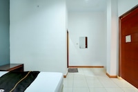 Hotel O Depok near Bhayangkara BRIMOB Hospital Formerly Hotel Mutiara Kelapa Dua Depok