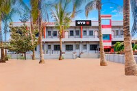 Hotel O by OYO Yogiraj Mini Kokakan Restaurant & Lodging