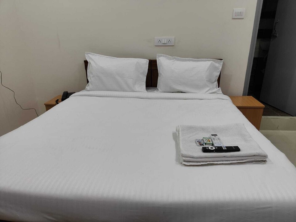 Hotel O Madinaguda Formally Nakshatra, Kukatpally, Hyderabad