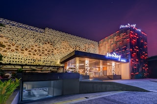 Sunday Hotel Sunset Road Near Trans Studio Mall