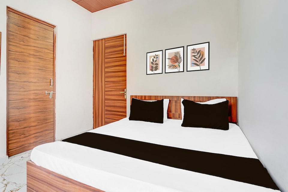 Hotel O Abhiraj , Kasganj, Kasganj