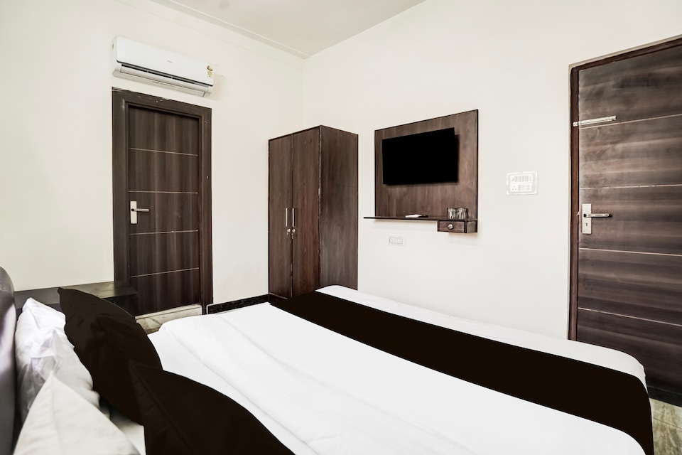 Hotel O Tridev Agra, Corporate Complex, Agra