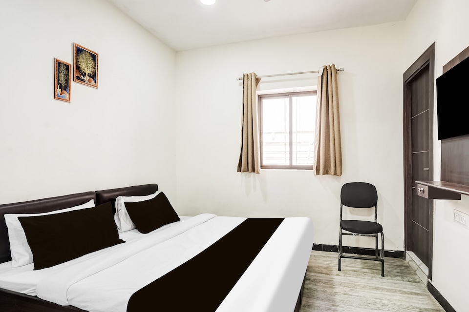 Hotel O Tridev Agra, Corporate Complex, आगरा