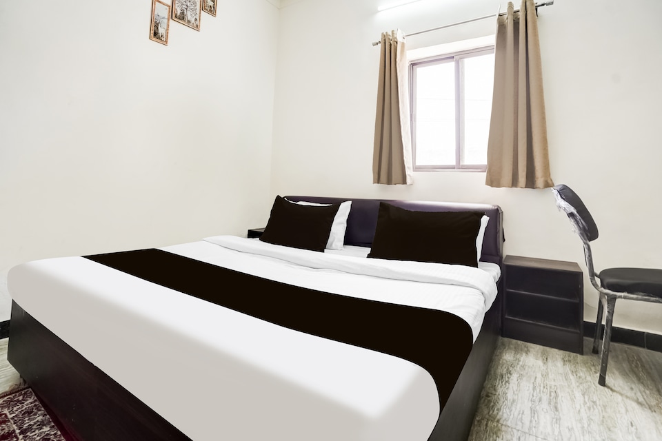 Hotel O Tridev Agra, Corporate Complex, आगरा