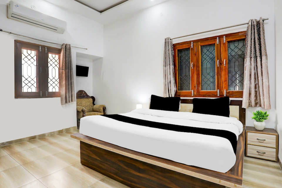 Hotel O Nandi House Inn, Jhusi, Prayagraj