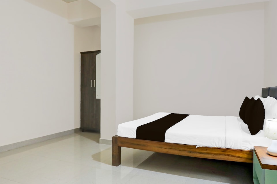 Hotel O R R REGENCY , Hassan, Hassan