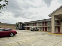OYO Hotel East Macon I-75