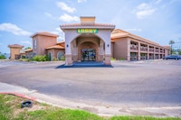 Lone Star Inn & Suites by OYO Harlingen TX
