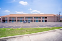 Lone Star Inn & Suites by OYO Harlingen TX