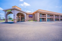 Lone Star Inn & Suites by OYO Harlingen TX