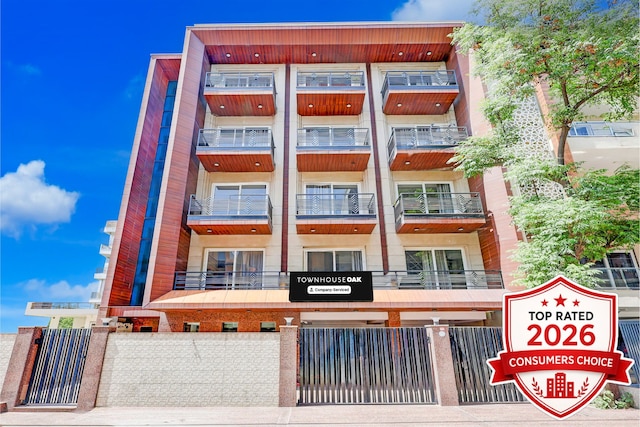 Super Townhouse Oak Sector 39 Medanta