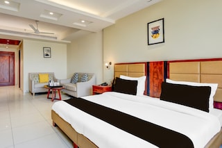 Super Townhouse Oak Sector 39 Medanta