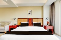 Super Townhouse Oak Sector 39 Medanta