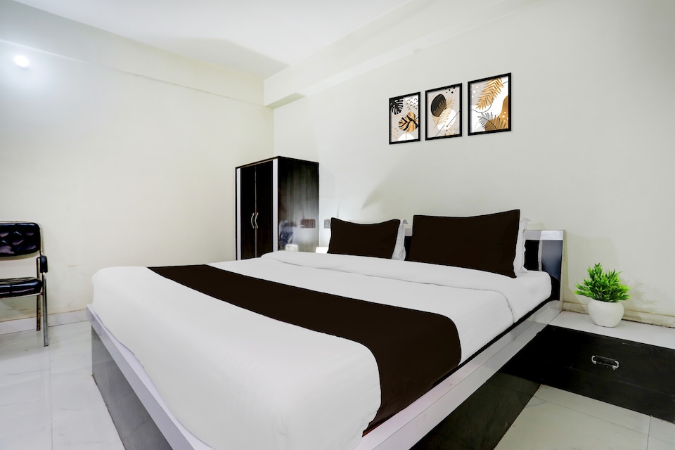 Collection O Bailey Road near IGIMS, Bailey Road, Patna