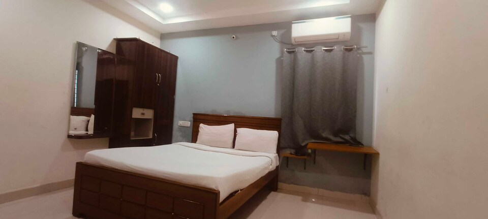 Townhouse Hayatnagar Bus Terminal, LB Nagar-Ramoji, Hyderabad