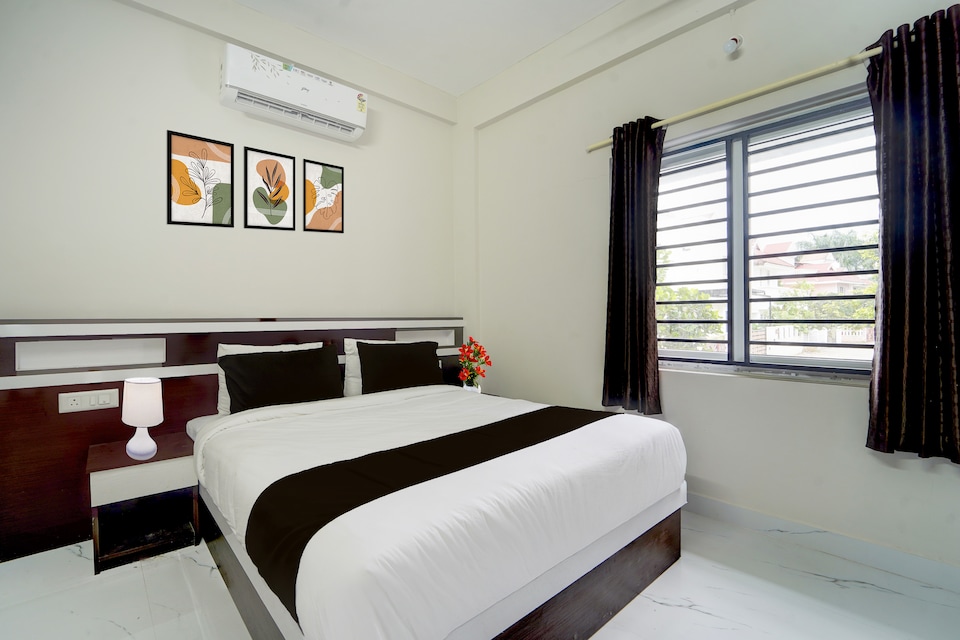 Super Collection O Aluva Kinfra Hi-Tech Park , Aluva Kalamassery Kochi, Kochi