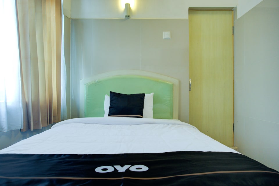 Townhouse Oak Palembang Near Jembatan Ampera Formerly Azzura Hotel, Palembang, Palembang