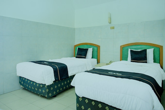 Townhouse Oak Palembang Near Jembatan Ampera Formerly Azzura Hotel