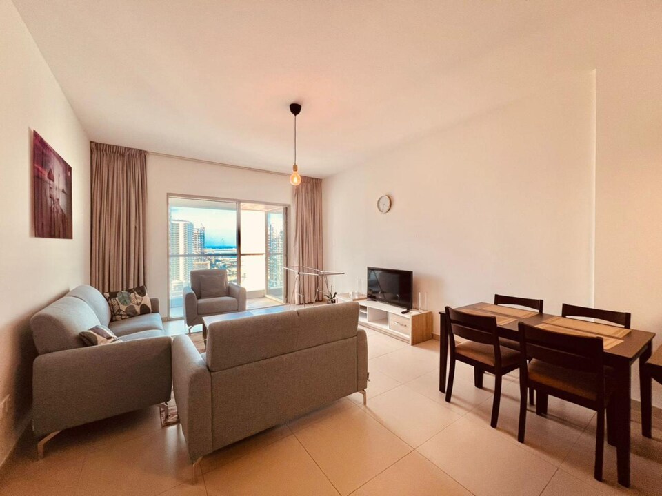 OYO HOME 1494 1 Bedroom Apartment, Al Reem Island, Abu Dhabi